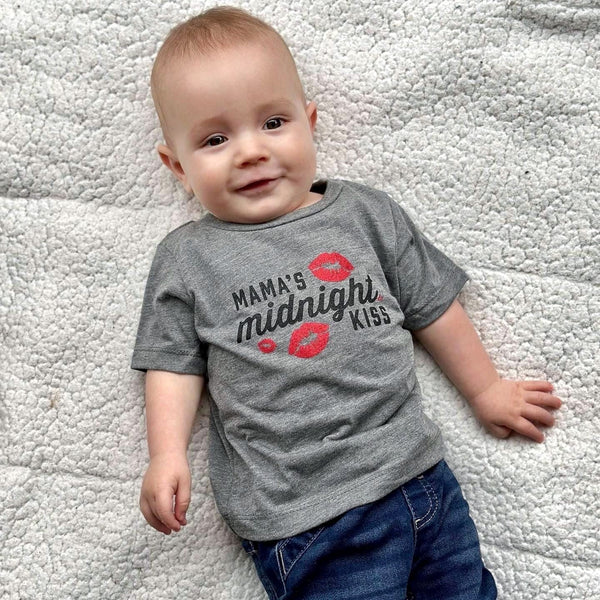 Mamas Midnight Kiss Kids Tee - Model 1