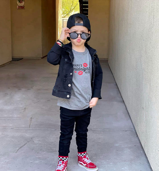Mamas Midnight Kiss Kids Tee - Model 2